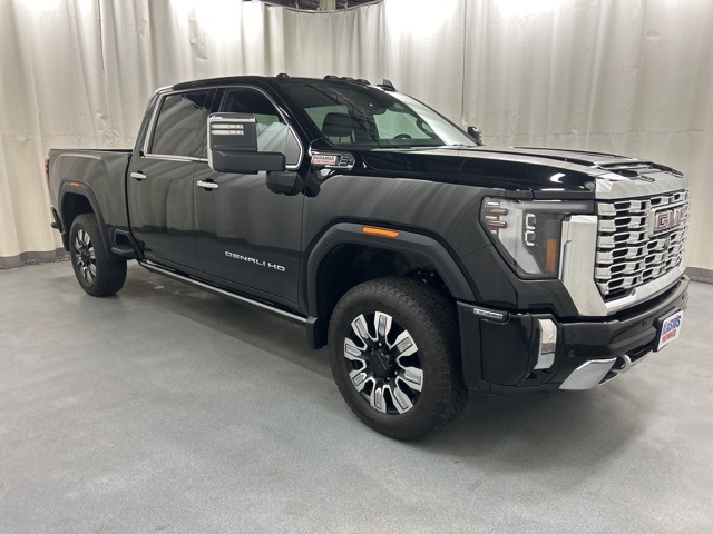 2024 GMC Sierra Denali's photo