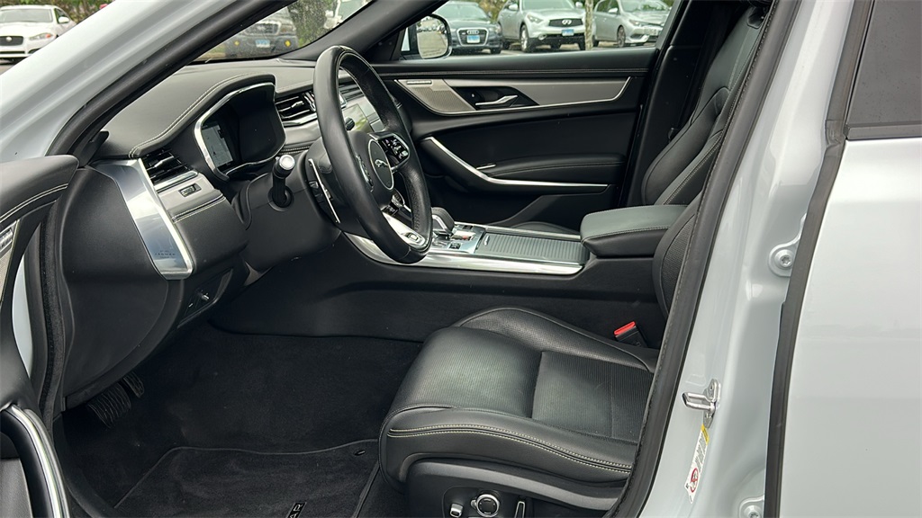 2021 Jaguar XF R-Dynamic SE photo 10