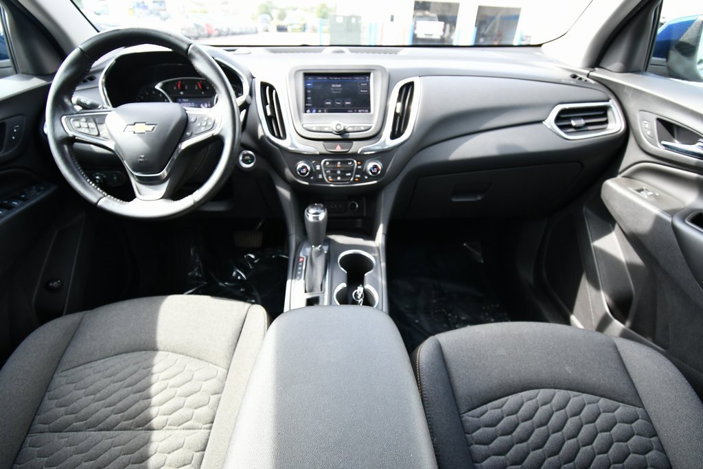 2020 Chevrolet Equinox LT photo 2