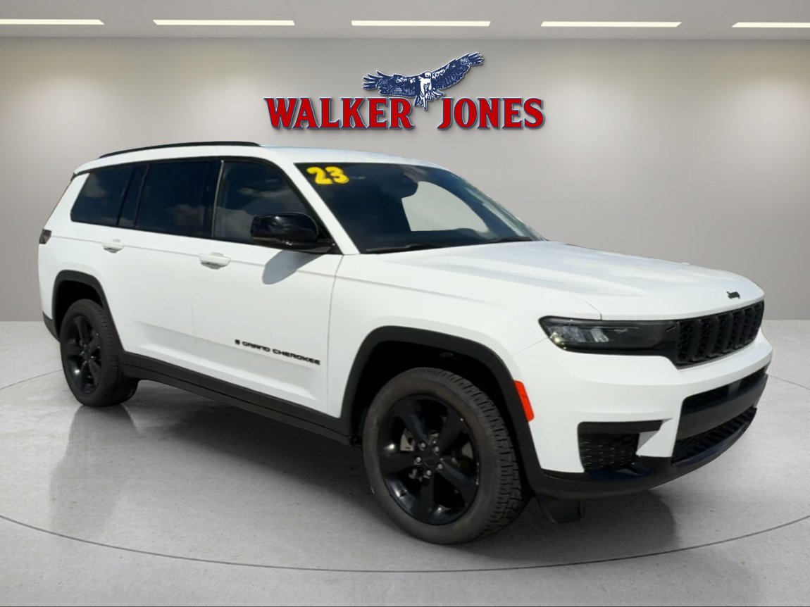 2023 Jeep Grand Cherokee Altitude photo 3