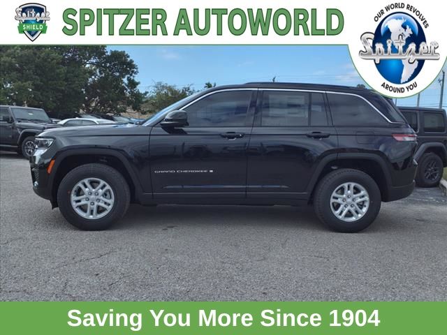 2025 Jeep Grand Cherokee Laredo photo 4