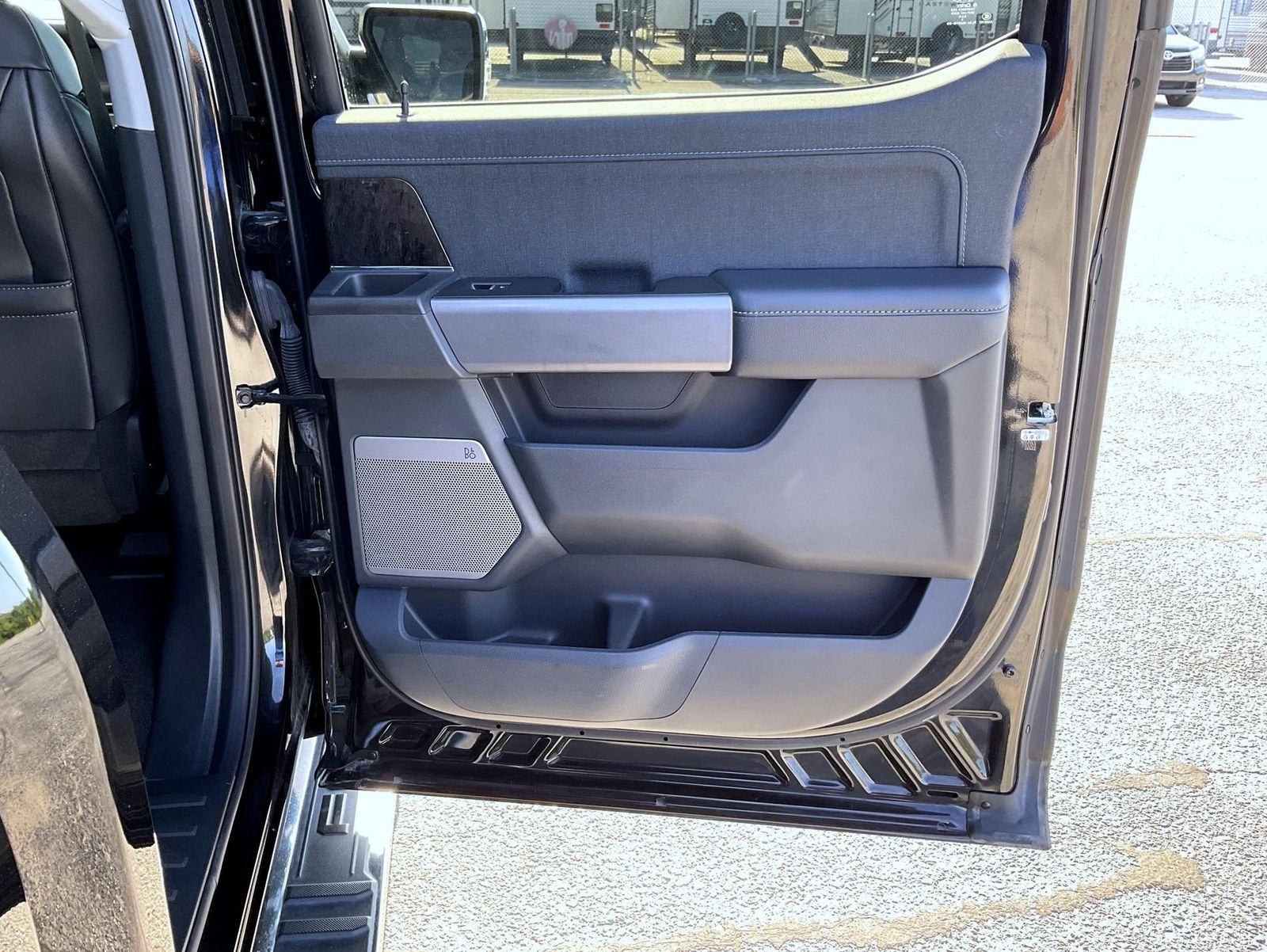 2022 Ford F-150 Lariat photo 17