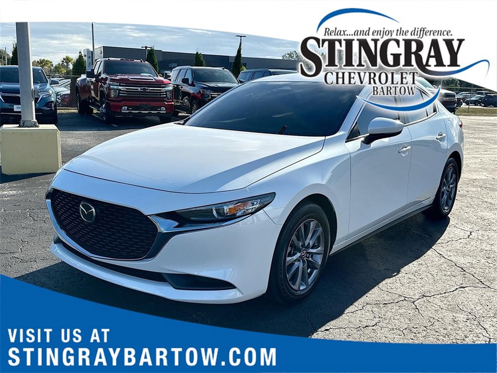 2024 Mazda Mazda3 S's photo