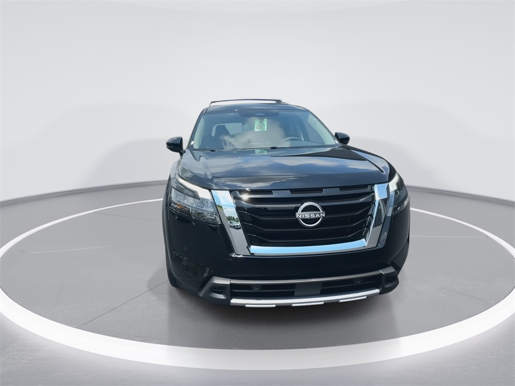 2025 Nissan Pathfinder SL photo 3