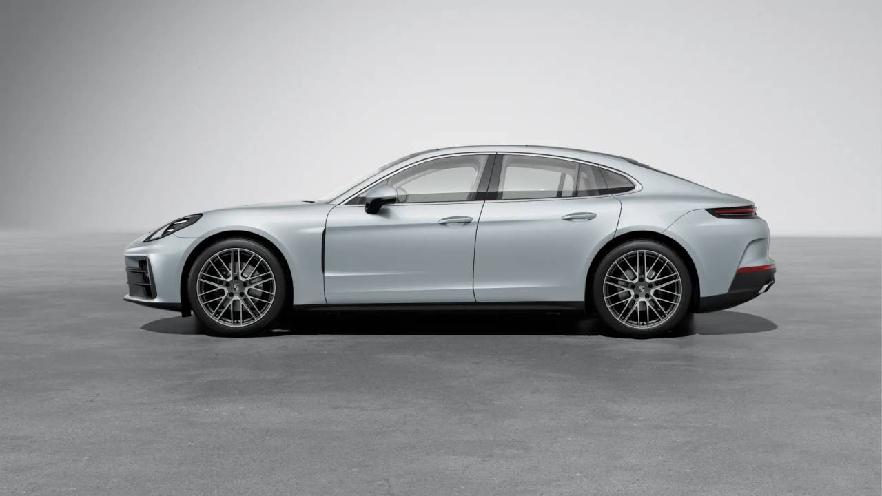 2026 Porsche Panamera 4 photo 2