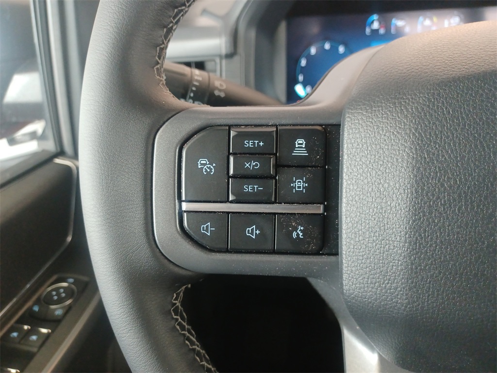 2025 Ford F-150 XLT photo 25