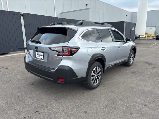 2025 Subaru Outback Premium photo 3