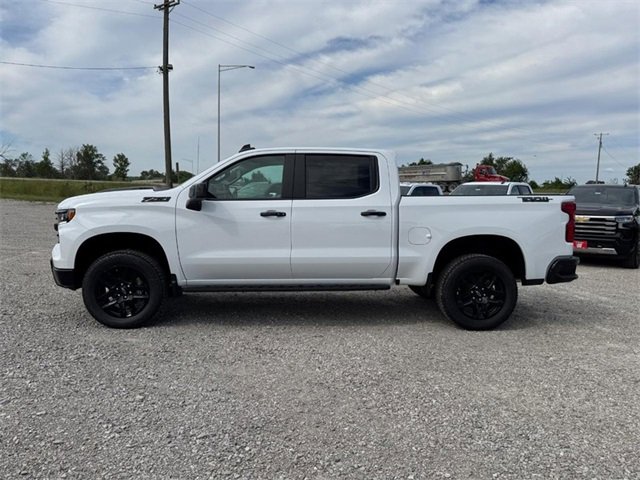 2025 Chevrolet Silverado 1500 LT Trail Boss photo 2