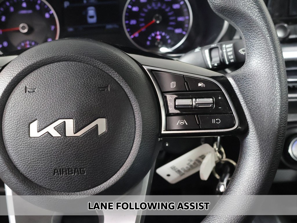 2023 Kia Forte LXS photo 3