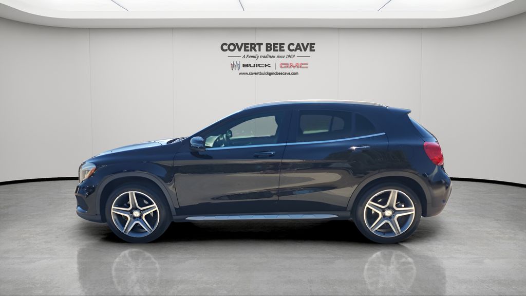 2016 Mercedes Benz GLA 250 4MATIC photo 4