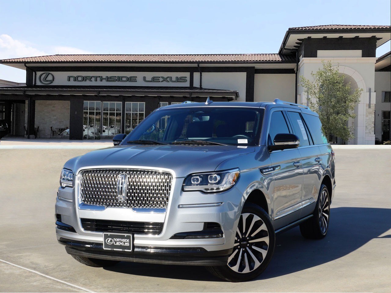 2023 Lincoln Navigator Reserve's photo