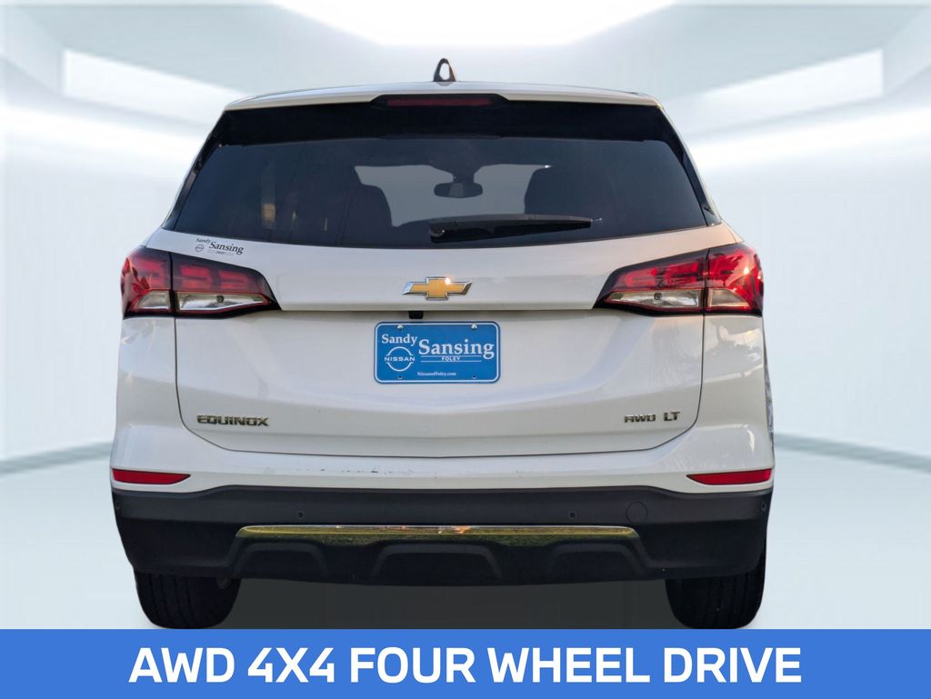 2024 Chevrolet Equinox LT photo 2