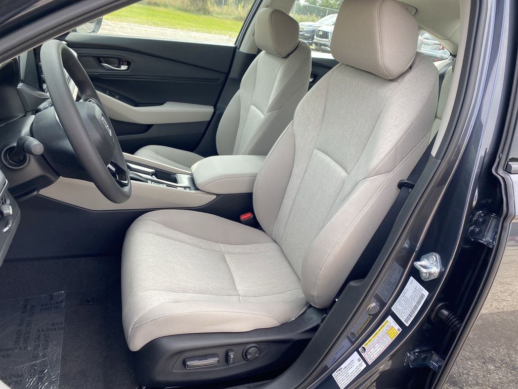 2025 Honda Accord SE photo 3