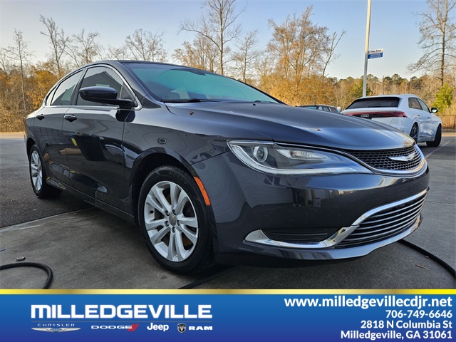 2017 Chrysler 200 Limited's photo