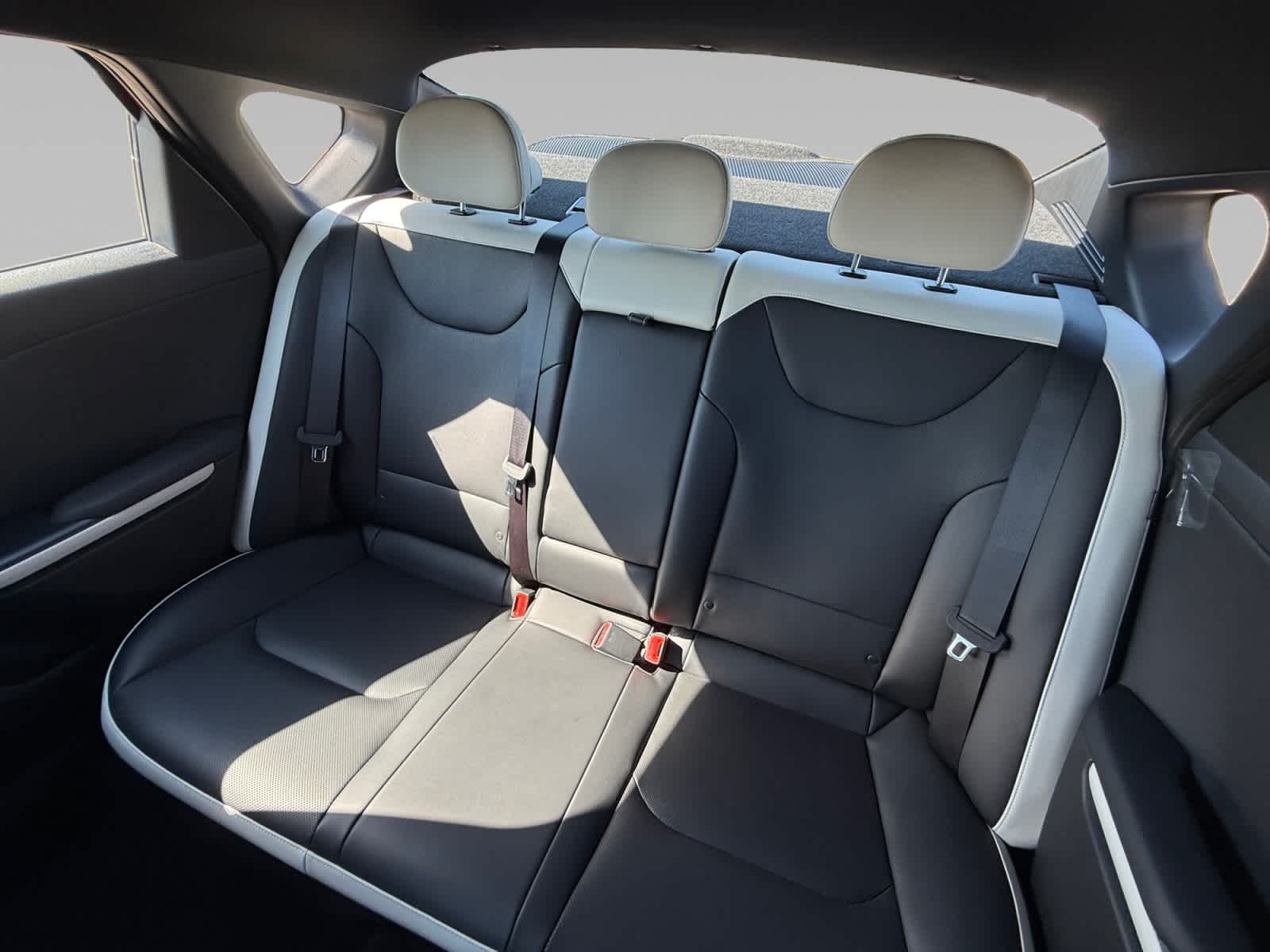 2025 Kia K4 GT-Line photo 12