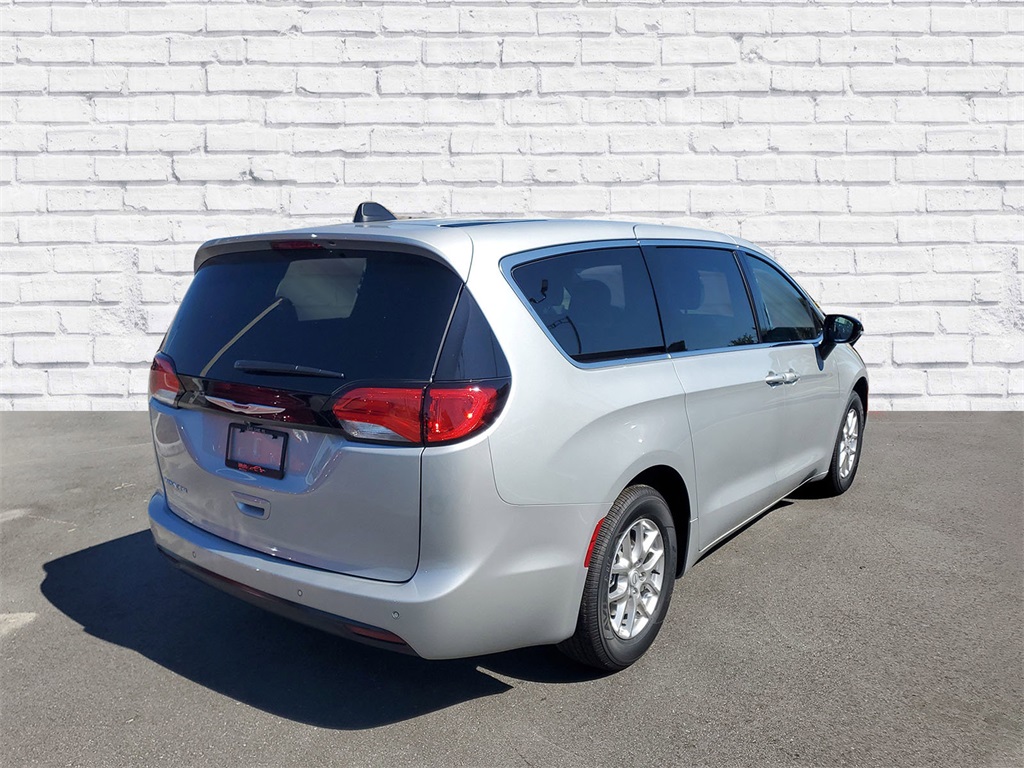 2026 Chrysler Voyager LX photo 2