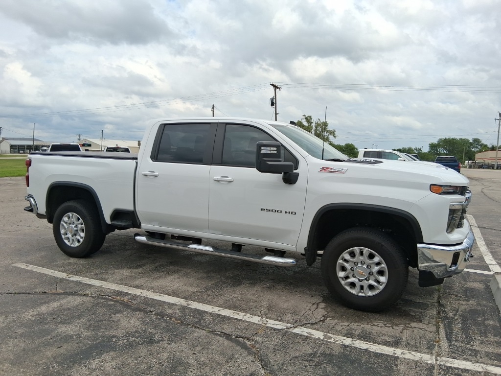 Used 2024 Chevrolet Silverado 2500HD LT with VIN 2GC4YNE70R1250126 for sale in Kansas City