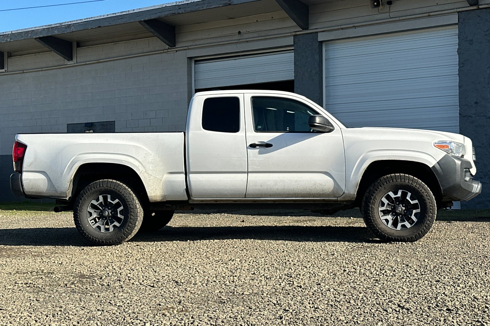 2021 Toyota Tacoma SR Access Cab photo 2