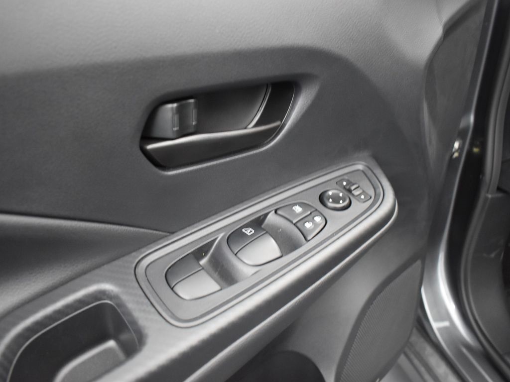 2025 Nissan Versa 1.6 S photo 21