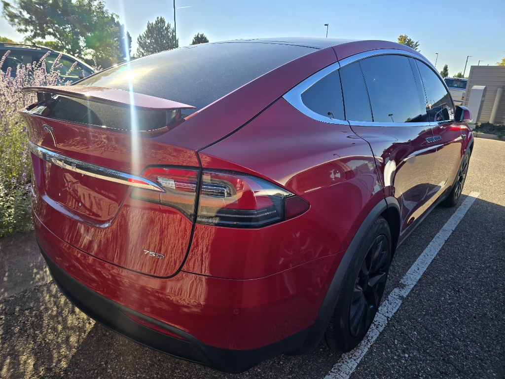 2018 Tesla Model X 75D photo 3