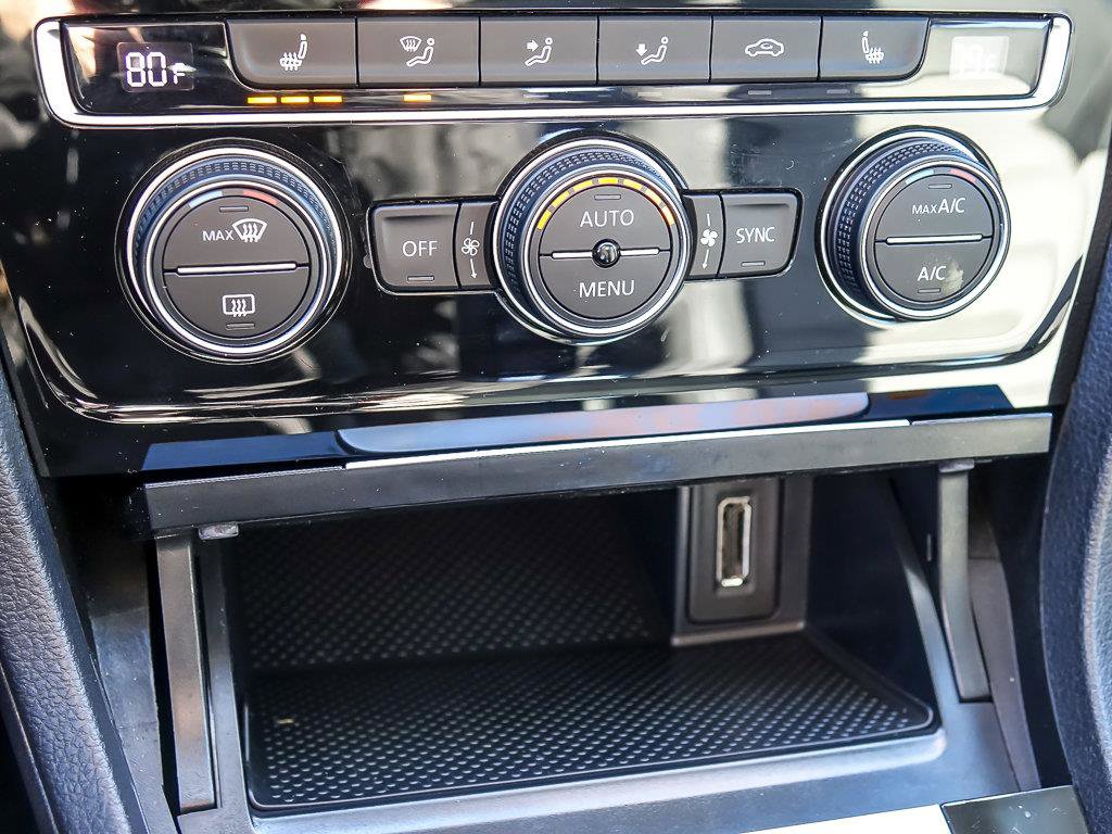 2015 VOLKSWAGEN GOLF - Image 19