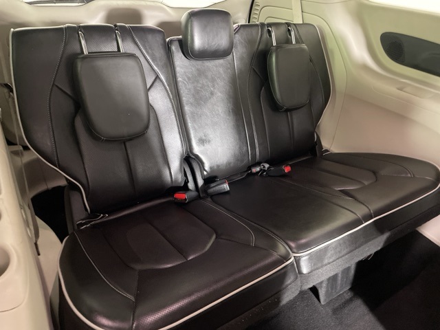 2022 Chrysler Pacifica Hybrid Limited photo 16