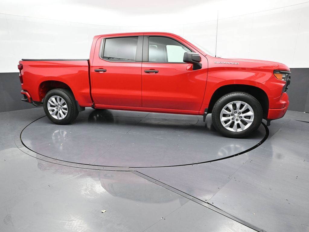 2022 Chevrolet Silverado 1500 Custom photo 2