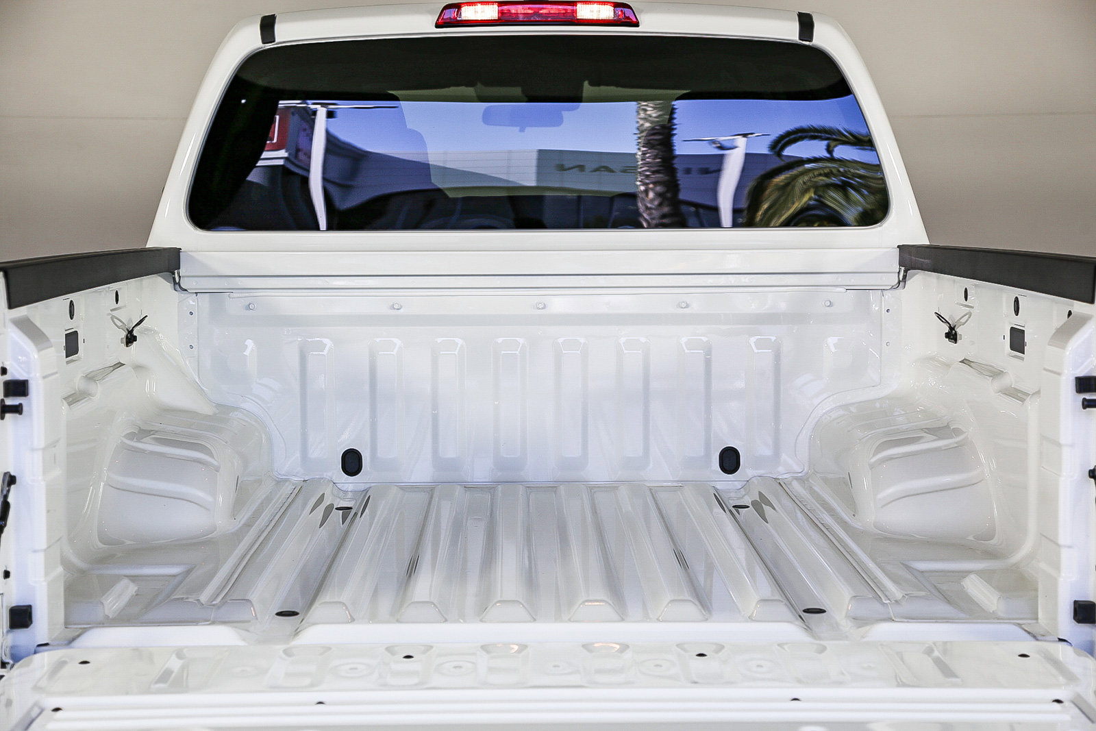 2025 Nissan Frontier Crew Cab SV photo 11