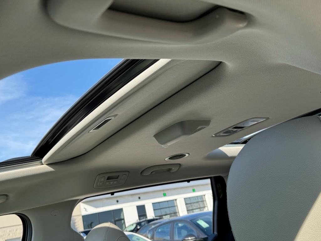 2025 Kia Carnival SX Prestige photo 20
