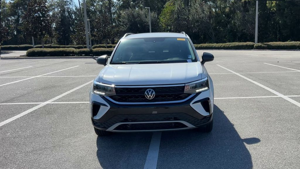 2023 Volkswagen Taos S photo 2