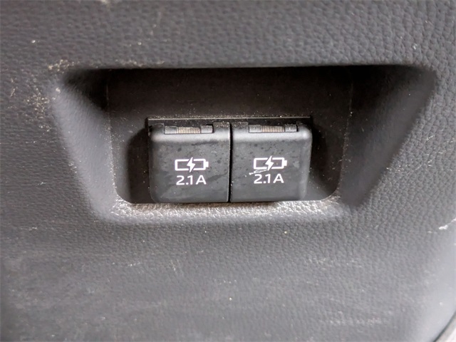 2019 Toyota RAV4 Hybrid XLE photo 21