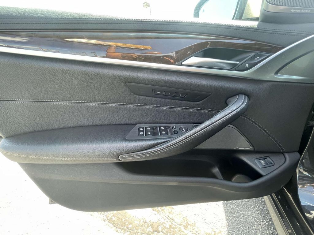 2018 Bmw M550i xDrive Sedan photo 16