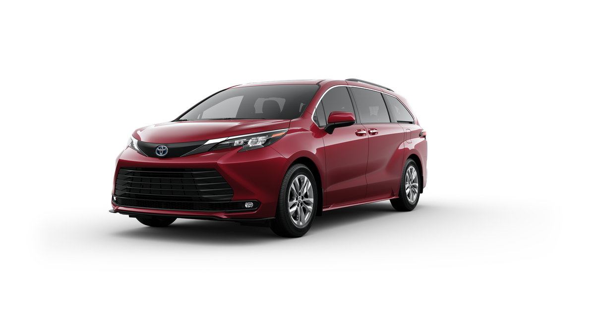 2025 Toyota Sienna XLE's photo