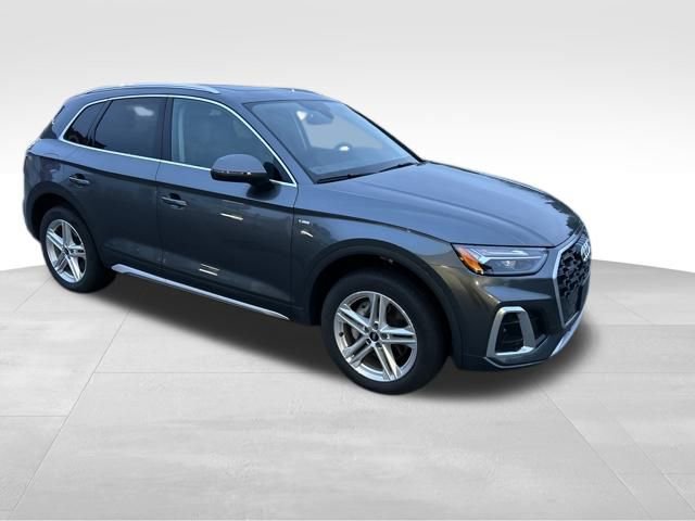 2024 Audi Q5 Premium Plus's photo
