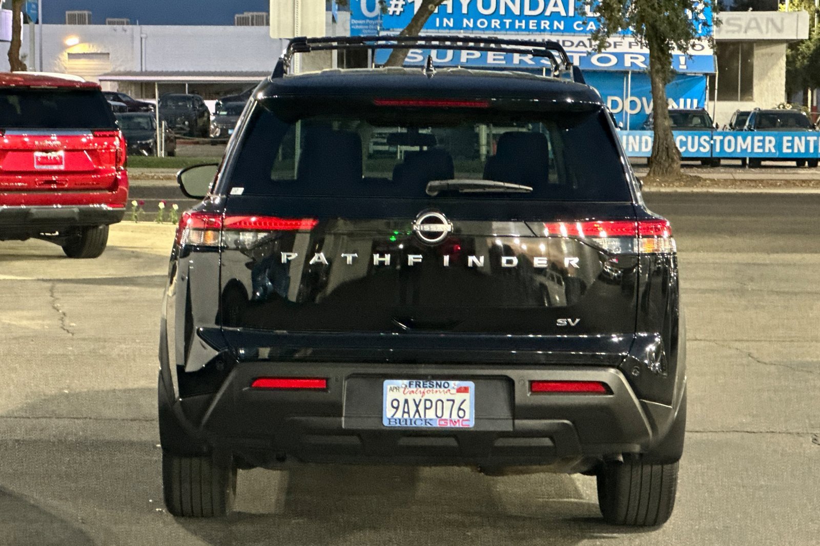 2022 Nissan Pathfinder SV photo 4