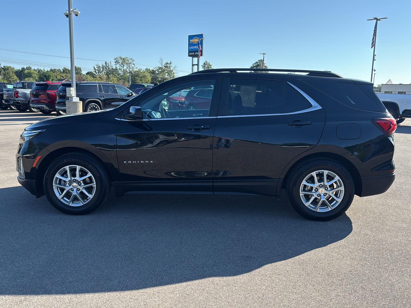 2023 Chevrolet Equinox LT photo 3