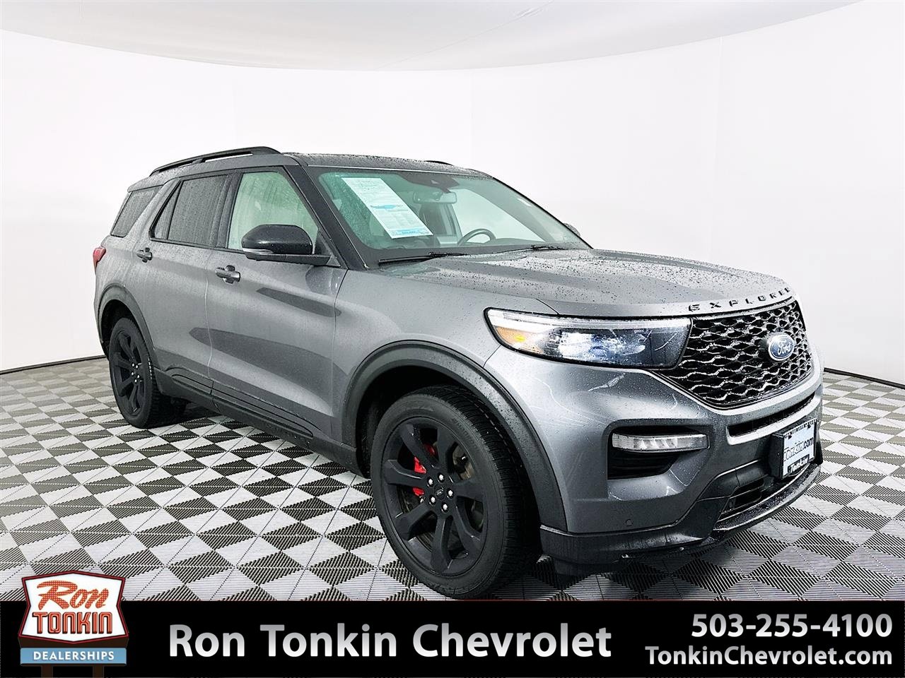 2023 Ford Explorer ST's photo