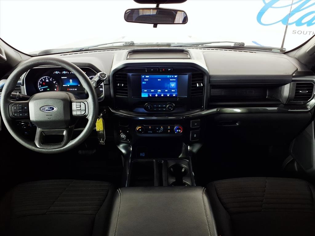 2022 Ford F-150 XL photo 2