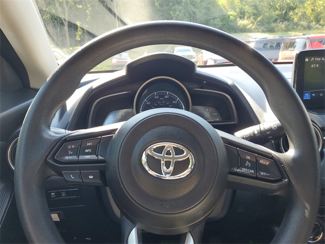2020 Toyota Yaris LE photo 10