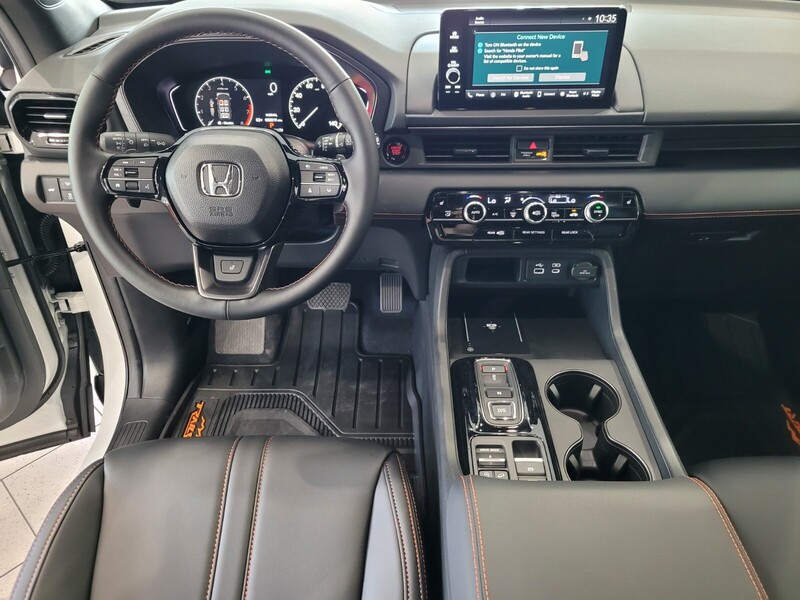 2025 Honda Pilot TrailSport photo 7