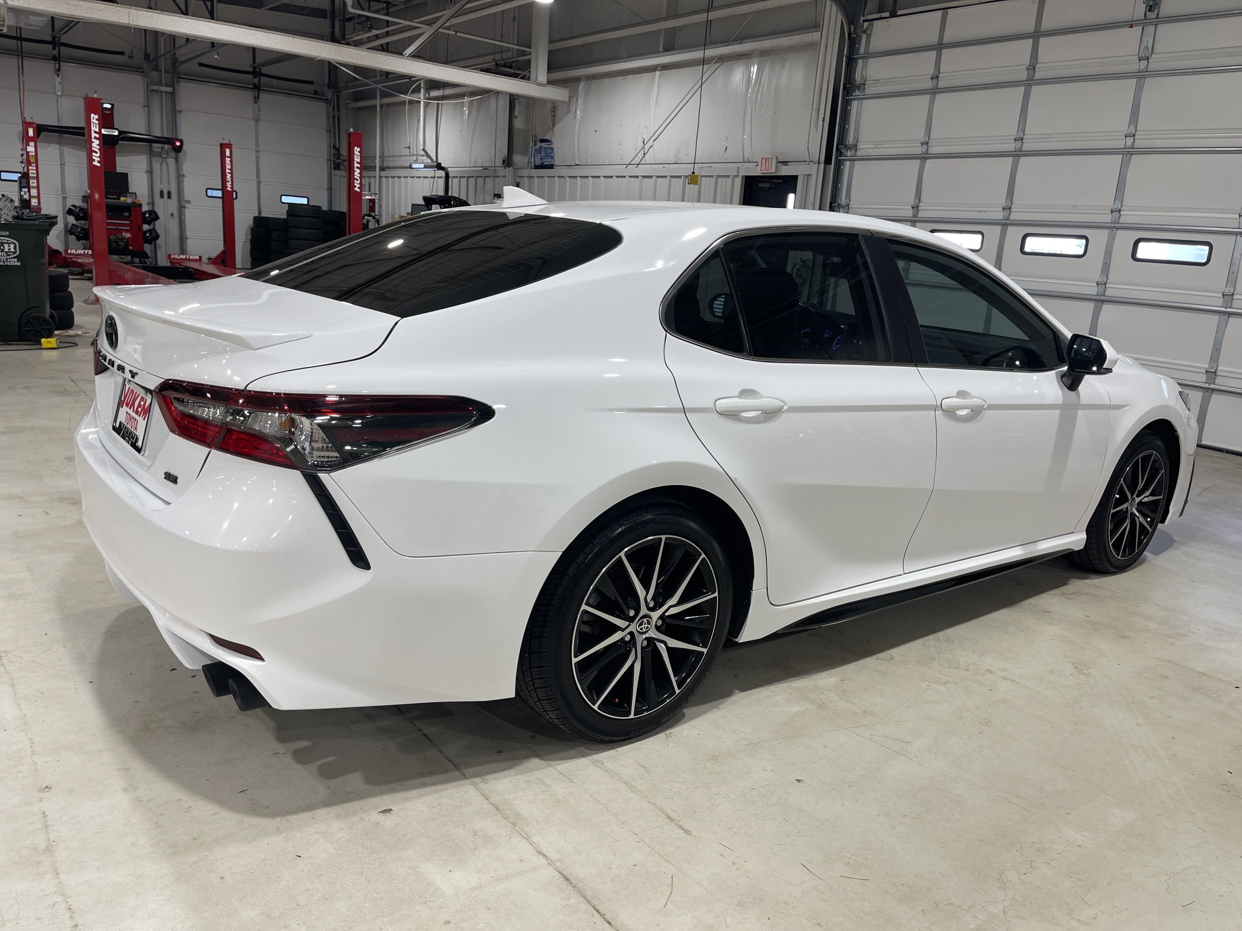 2022 Toyota Camry SE photo 5