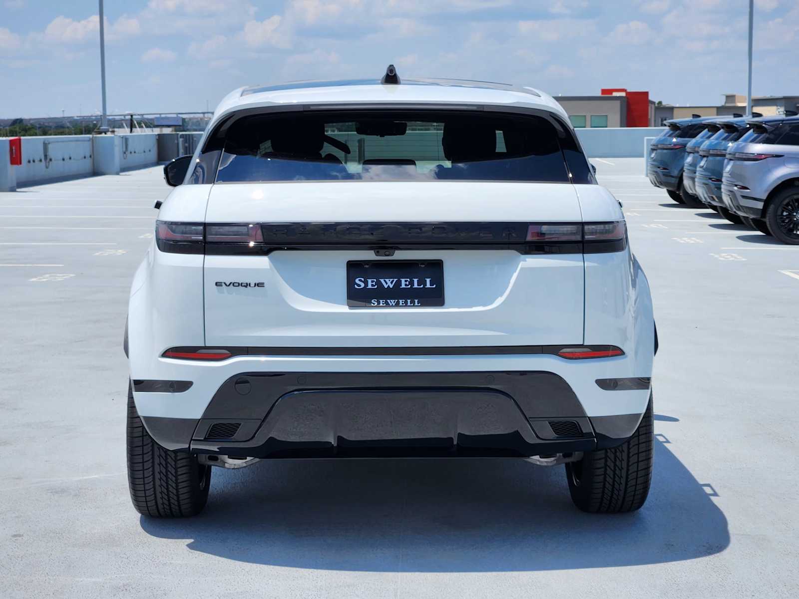 2026 Land Rover Range Rover Evoque Dynamic SE photo 5