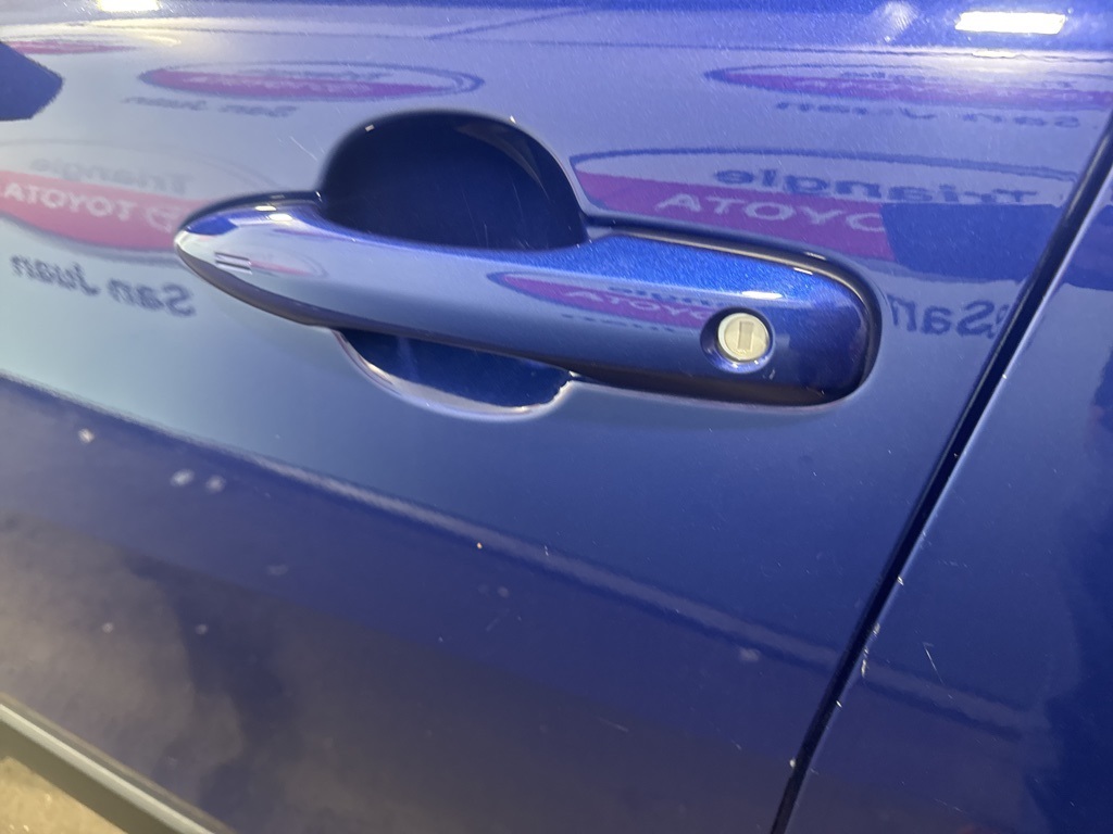 2023 Toyota Corolla Cross LE photo 12