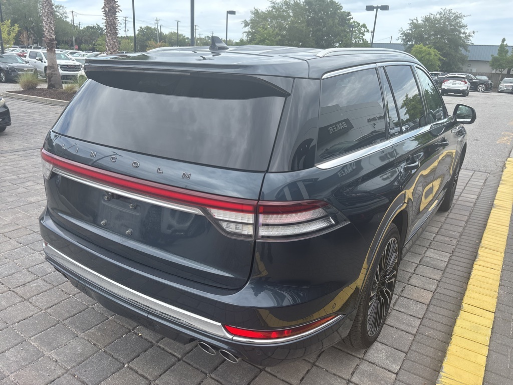2021 Lincoln Aviator Black Label photo 2