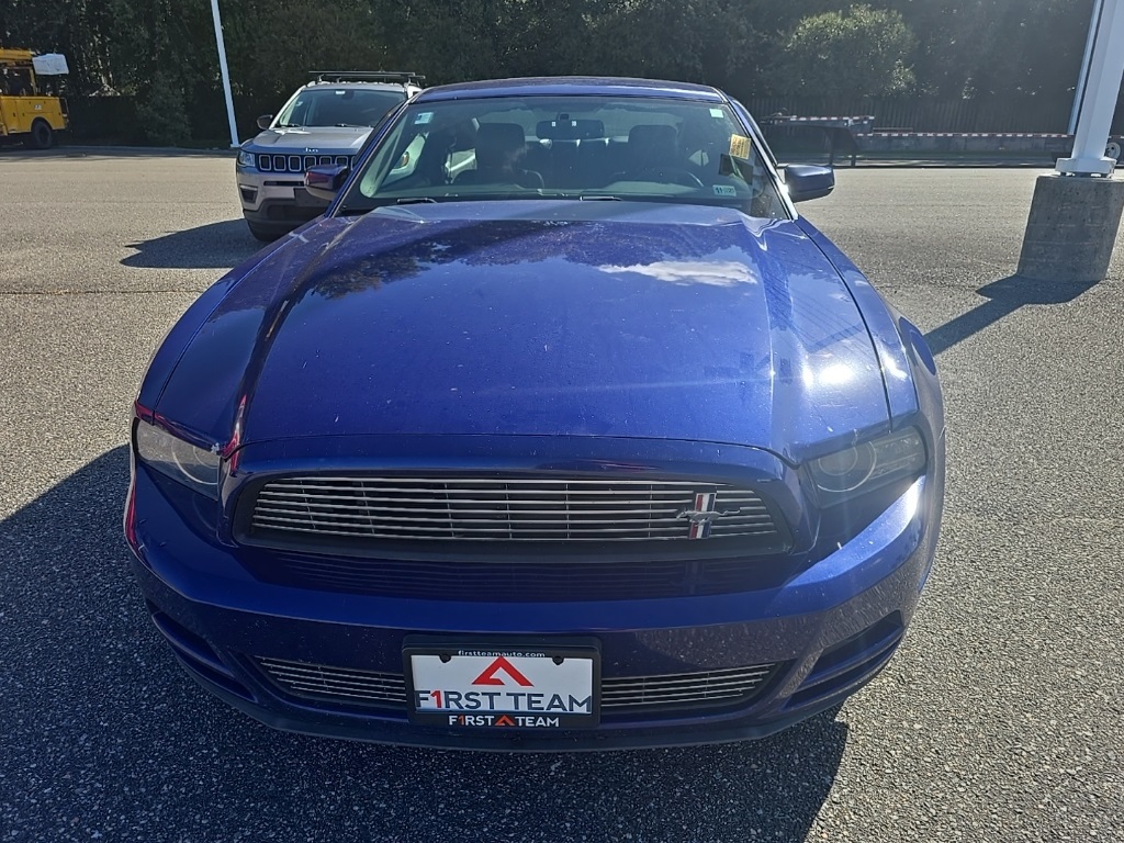 2014 Ford Mustang V6 Premium photo 2