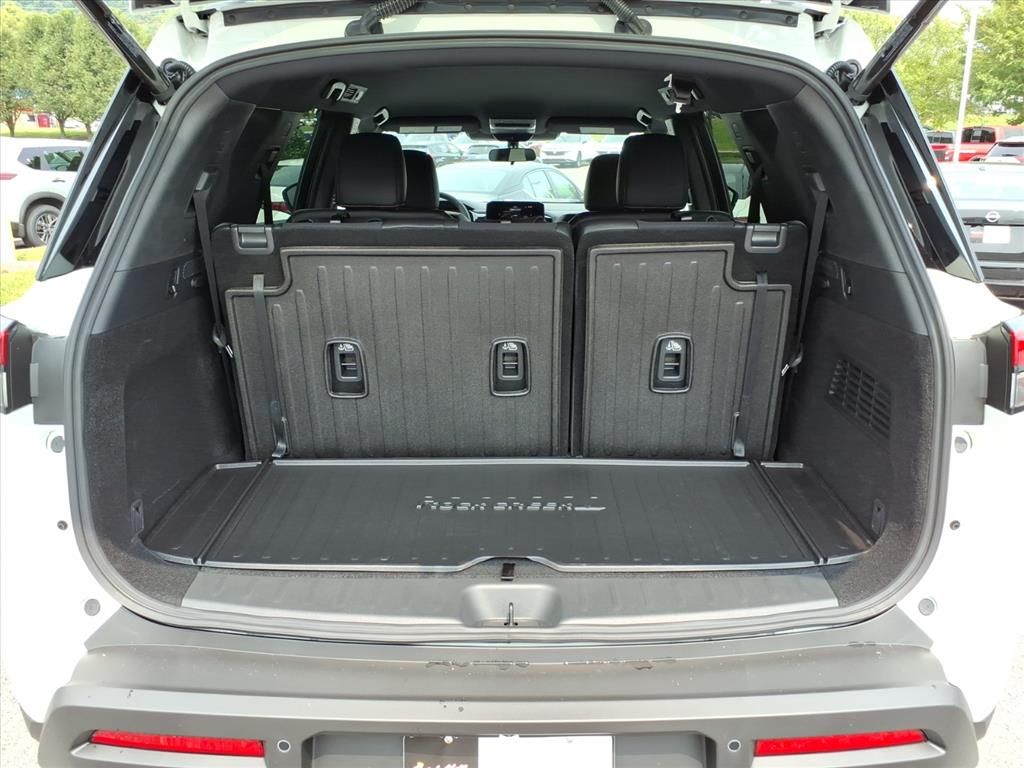 2025 Nissan Pathfinder Rock Creek photo 13