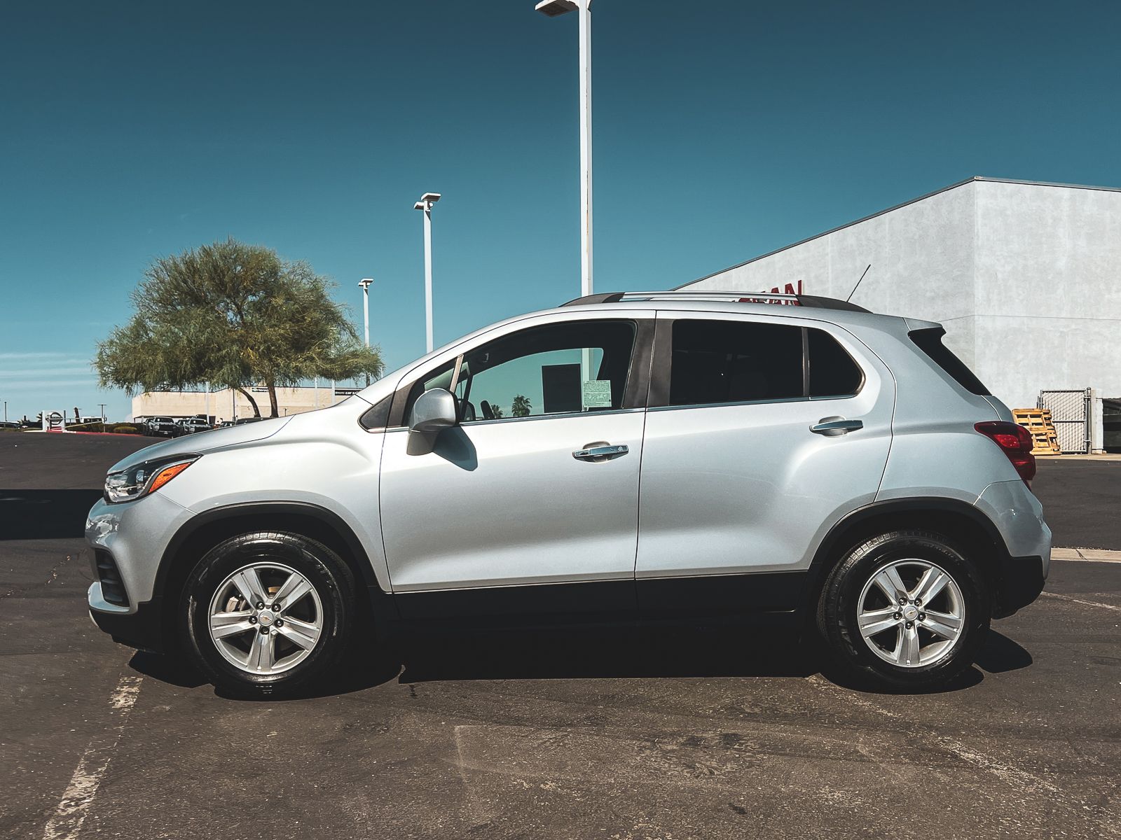 2020 Chevrolet Trax LT photo 2