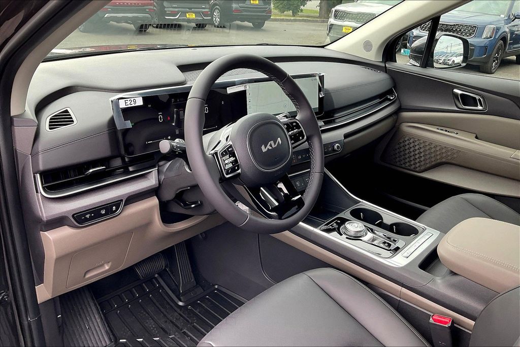 2026 Kia Carnival EX photo 2