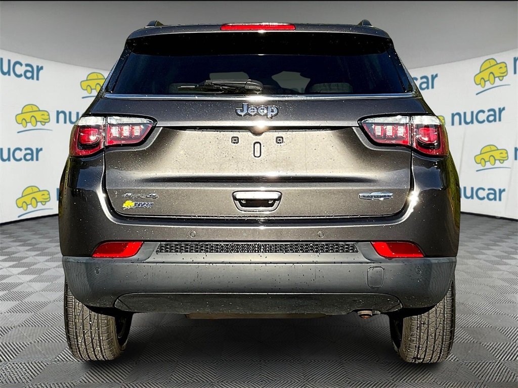 2018 Jeep Compass Latitude photo 4
