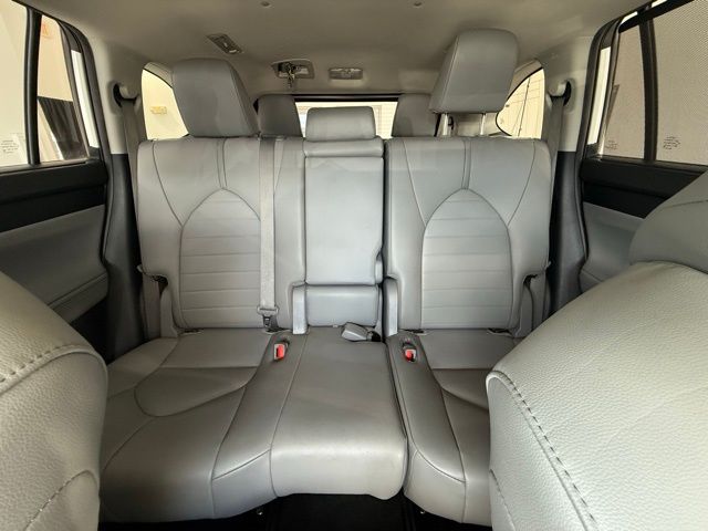 2020 Toyota Highlander XLE photo 35
